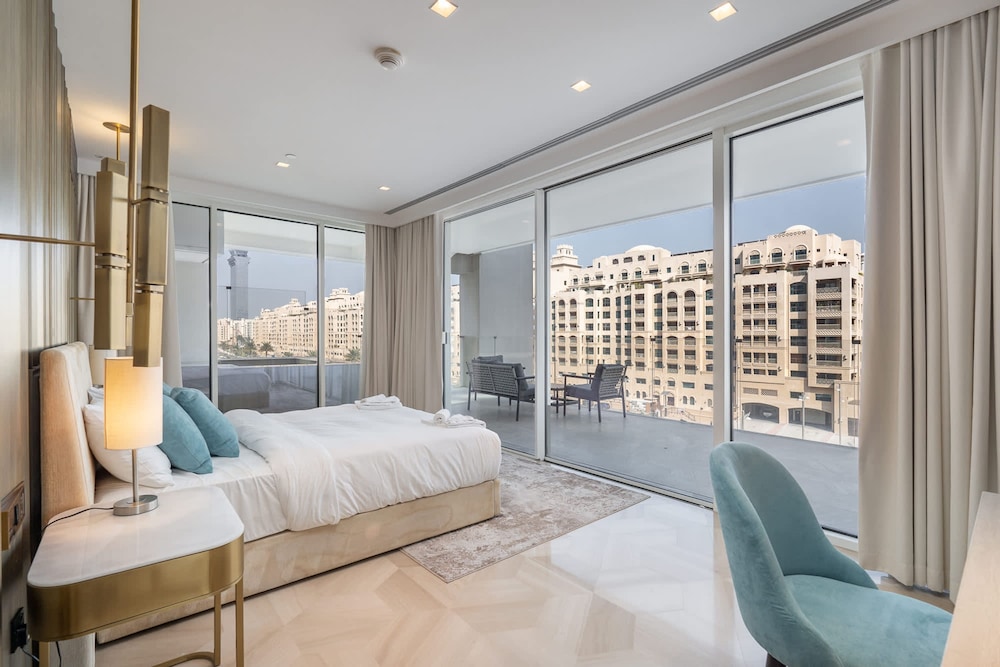 Stunning 3-bedroom Retreat at Five Palm Jumeirah With Spectacular Views and Direct Access to the West Beach