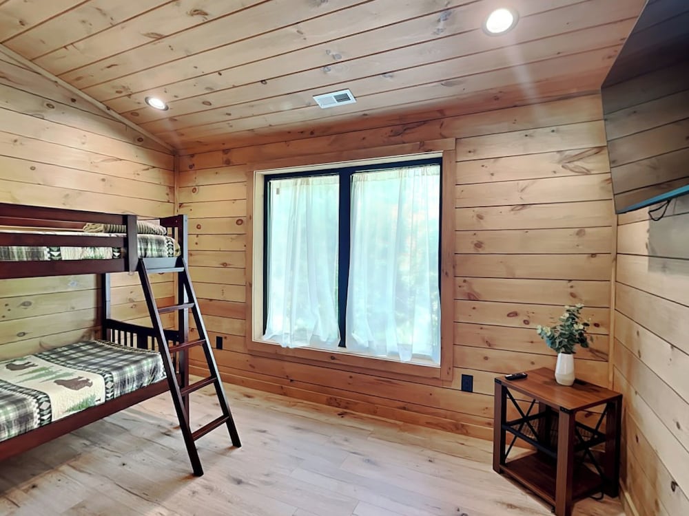Smoky Ridge Sanctuary by Jackson Mountain Rentals