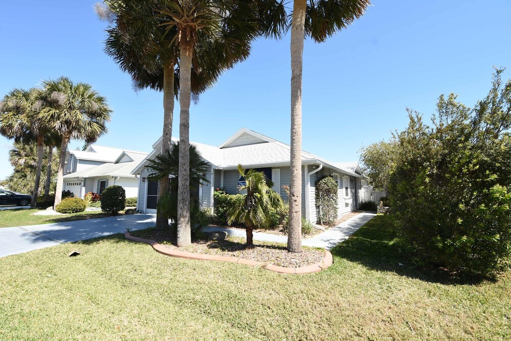 Sea Colony Cottage - Beachside Cottage in Beachfront Community w Pool