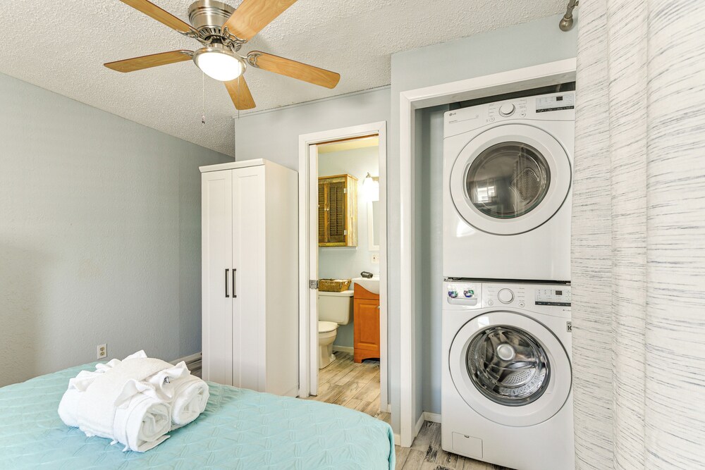 Walk to Beach: Galveston Family Getaway w/ Patio