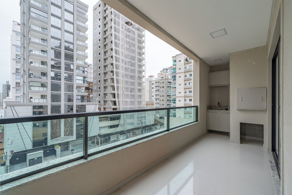 Apt w/ Balcony & Bbq, 650m to Beach Rgo0502