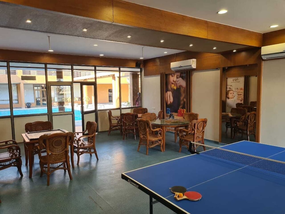 Club Azzurro Resort - Nalsarovar