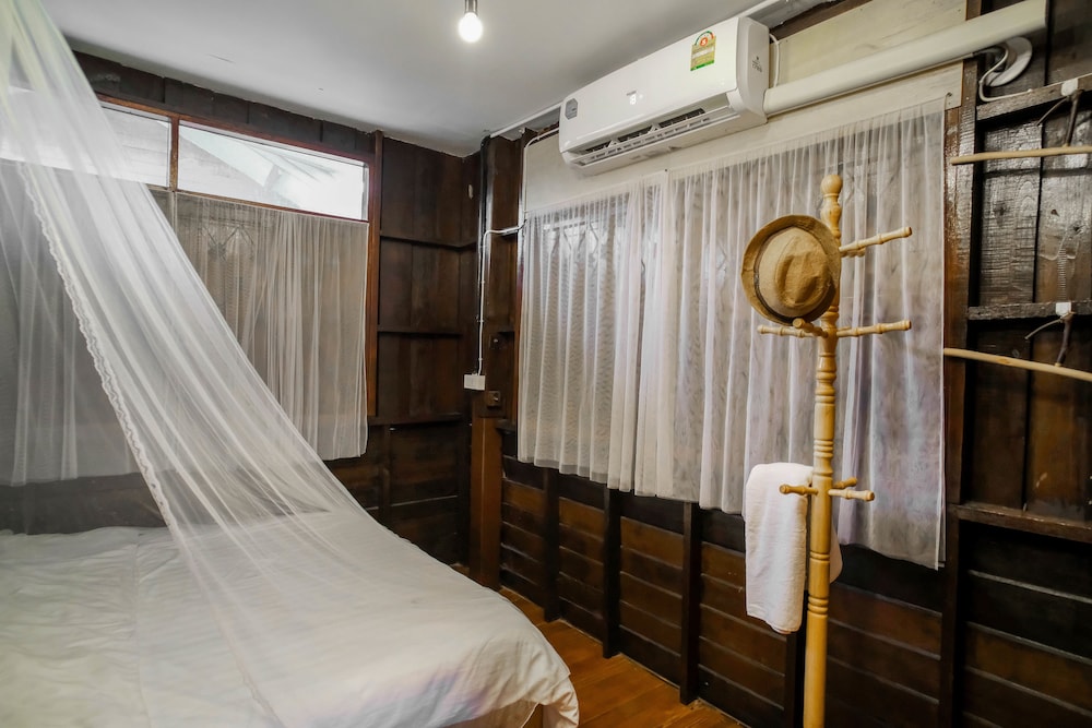 SamSibSan Hostel