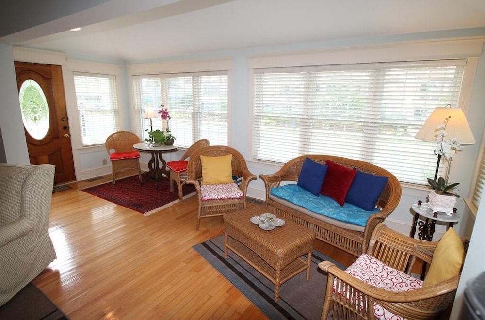 Delaware Avenue 32A