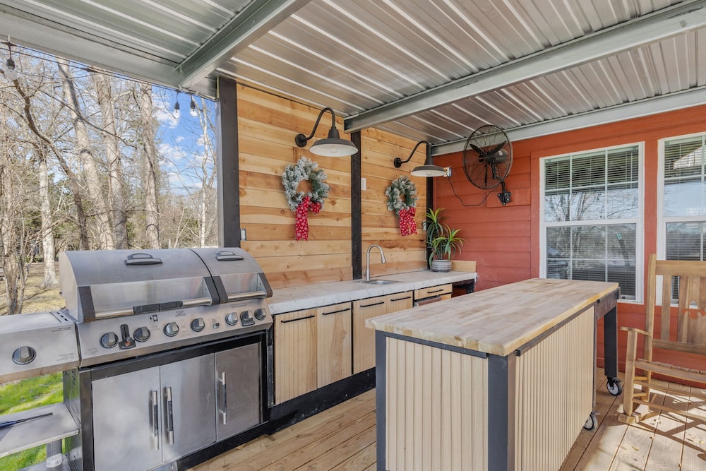 Whiskey Bay Hideaway Your Riverside Escape