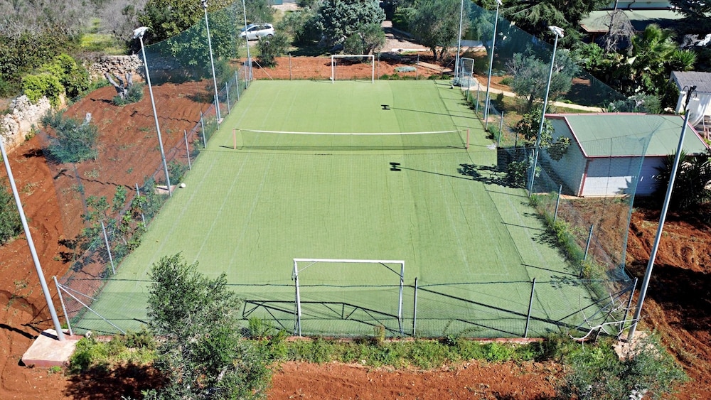 Villa Velisia - Con Ampia Piscina E Campo Da Gioco Privato