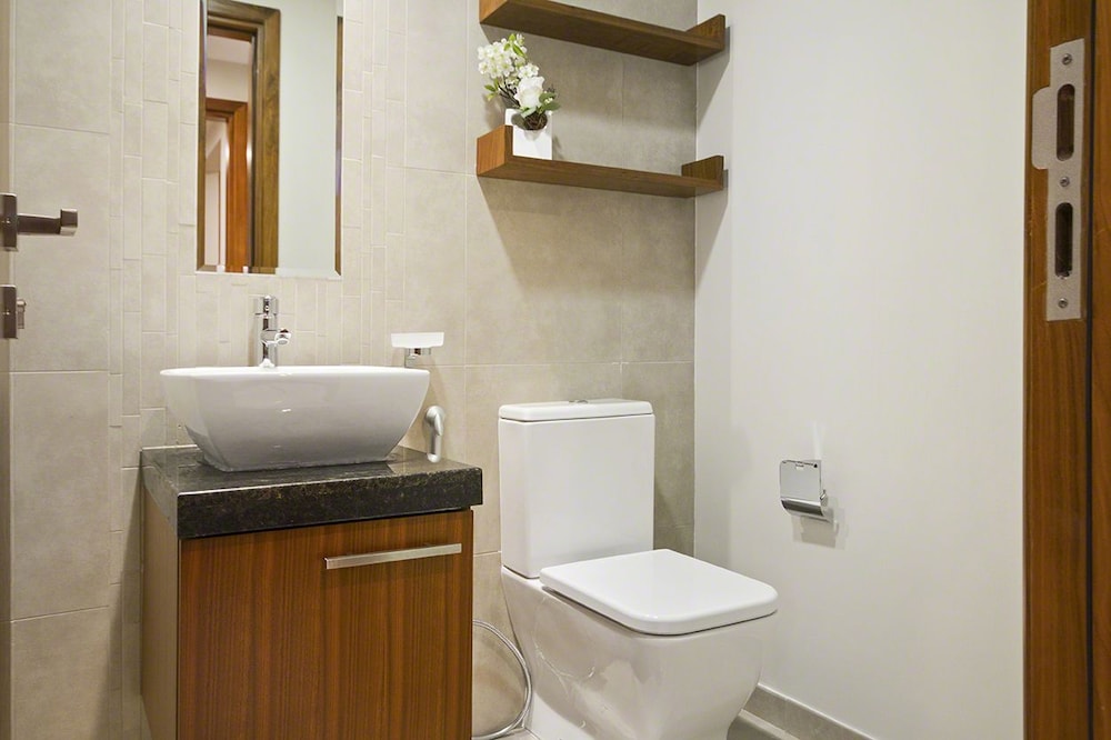 Bespoke Residences - Bay Square