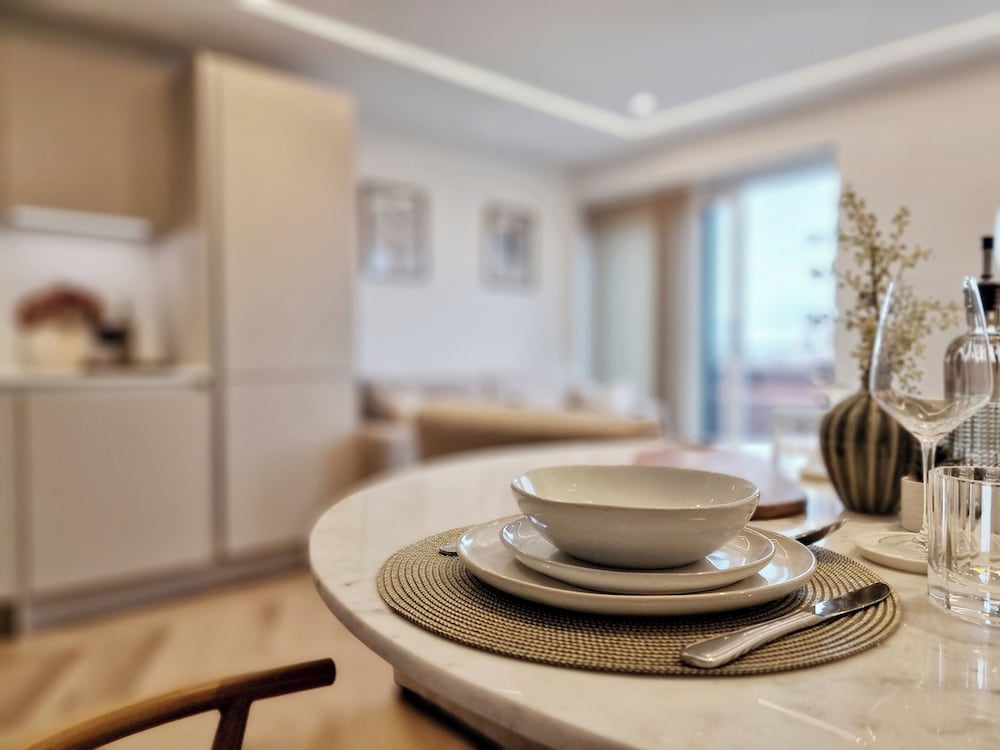 1 Bed Flat - Sleeps 2 - Parking - Wifi