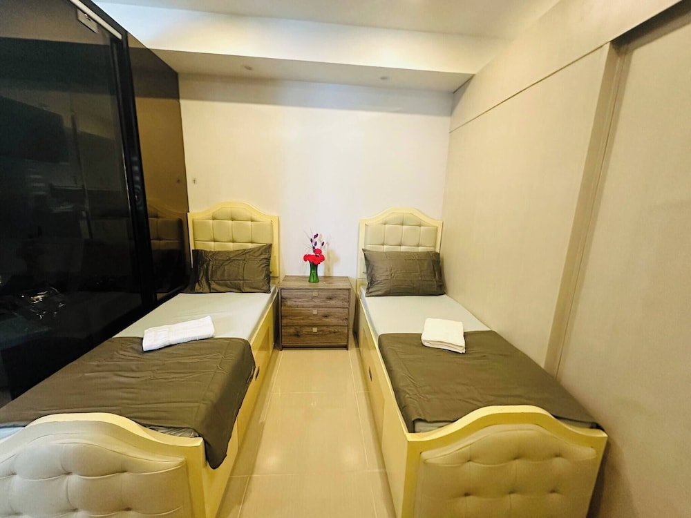 Quaint 2BR Connected Apartment in Pasay City - Perfect for Families Front of MOA
