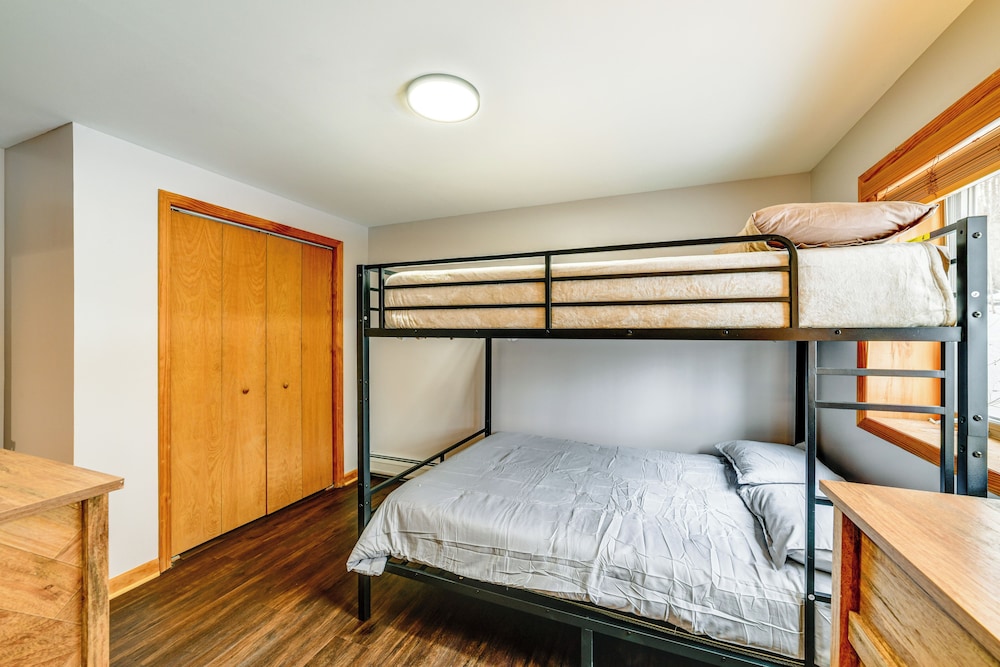 Golf, Fish & Ski: Retreat w/ Game Room in Thompson