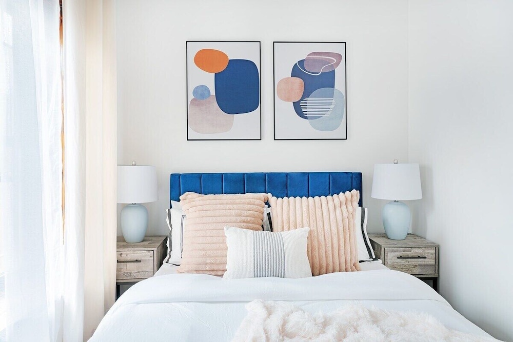 48 Midtown West Apt