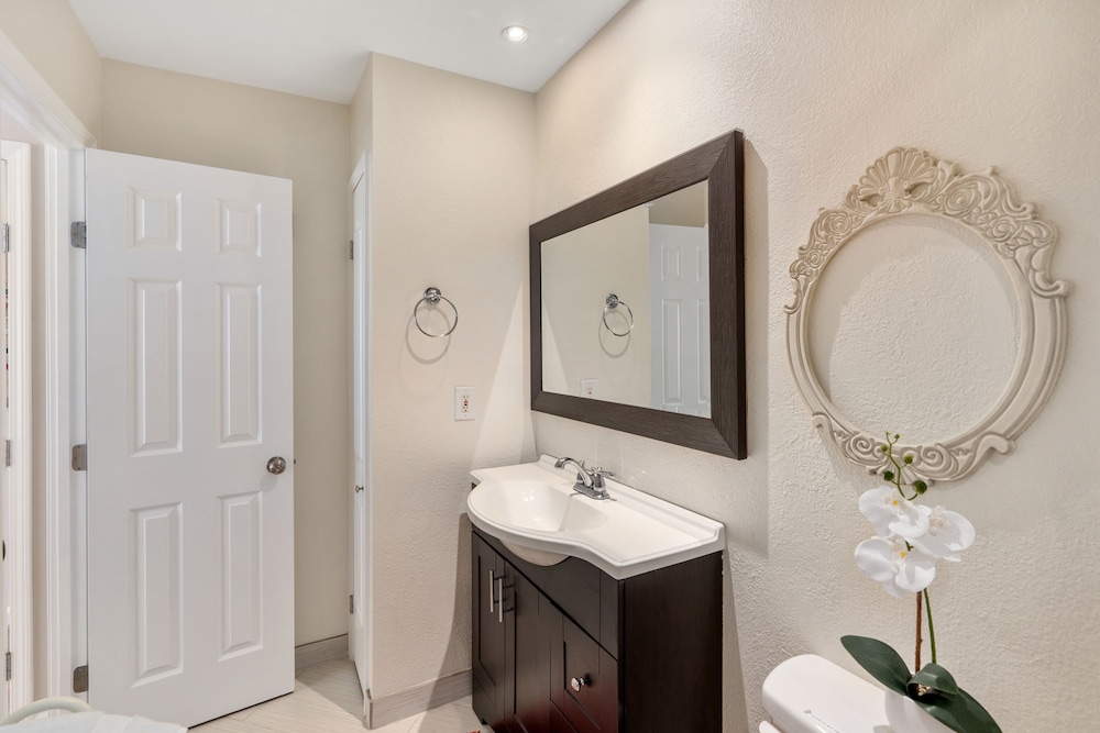 Kona Coffee Villas B216 2 Bedroom Condo