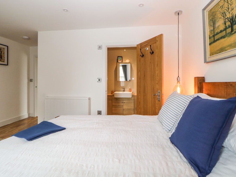 Apartment 4 10 Somers Court