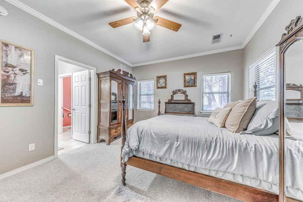 Charming Home w/ Patios, Near Ruidoso Downs Casino view 4