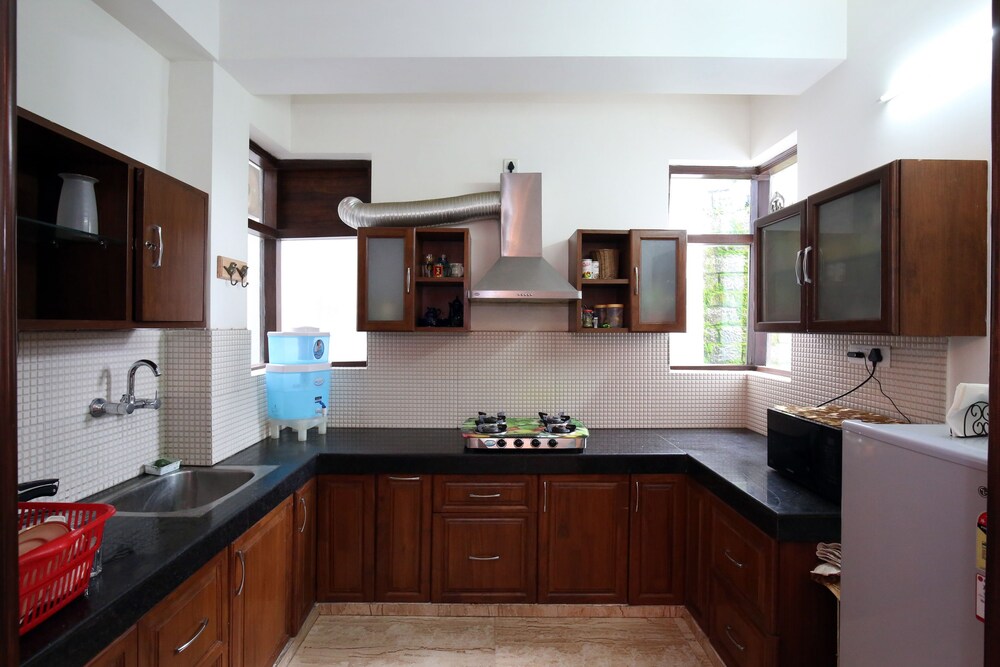 OYO 9308 Home Valley View 2 BHK Villa Near Kasauli