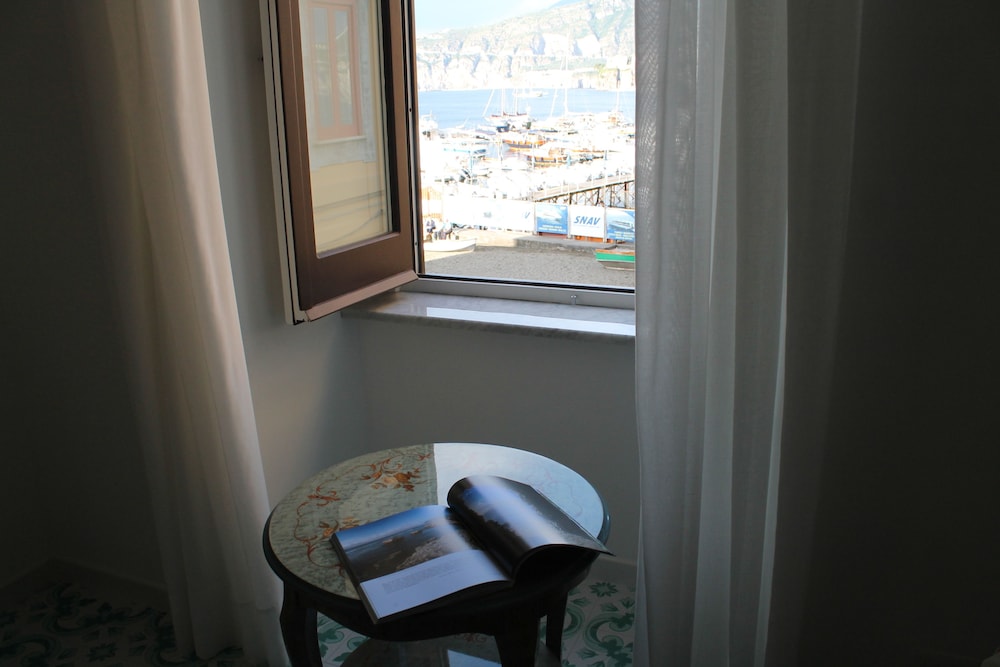Surriento Suites