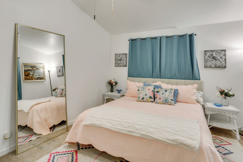 < 10 Mi to Trinity River: Family Home w/ Hot Tub!