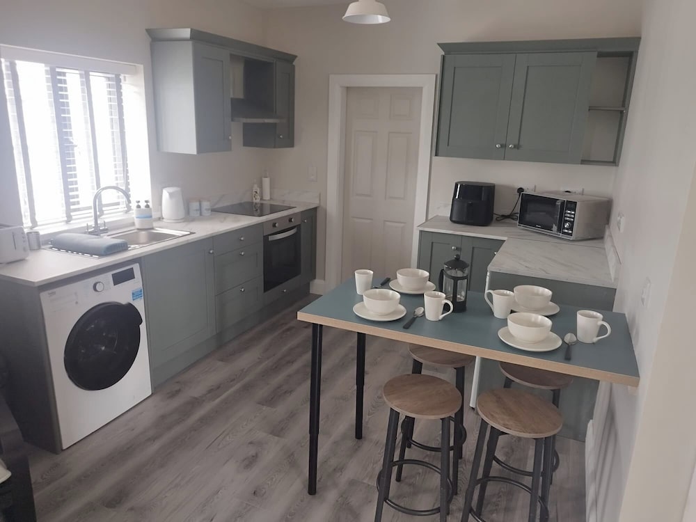 Apartment - Sleeps 4 - Near Aran Islands - Parking
