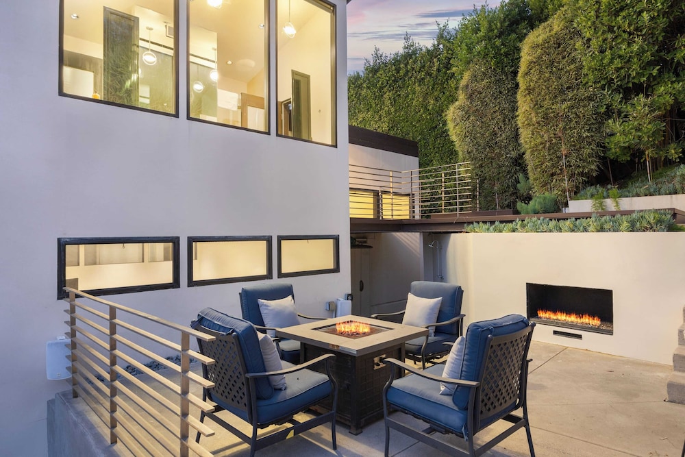 Kings Road West Hollywood Luxury Pool, Views, Firepit, Modern Design