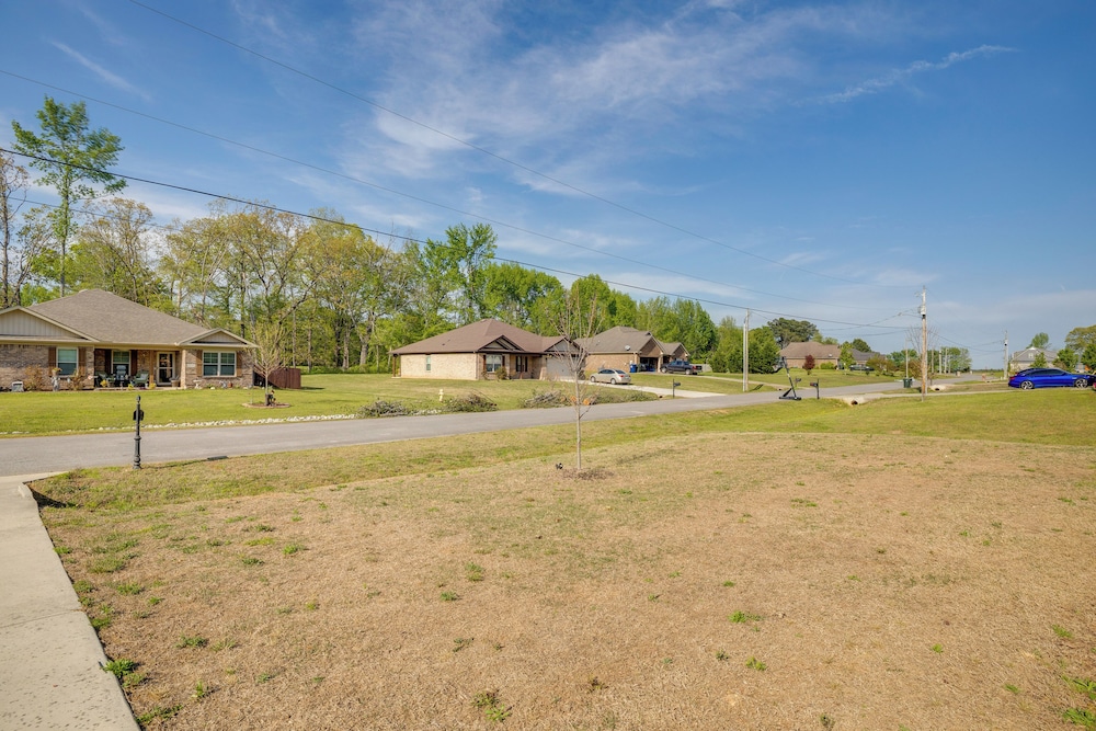 Family Home w/ Covered Patio in Ardmore