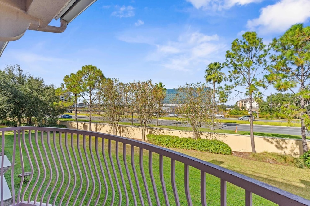 Vista Cay Swanky