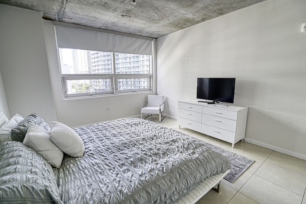 Prime Midtown Miami Condo