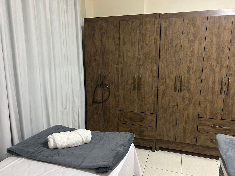 2 Bdrm apt 250m From the Beach in Center Sdc0601