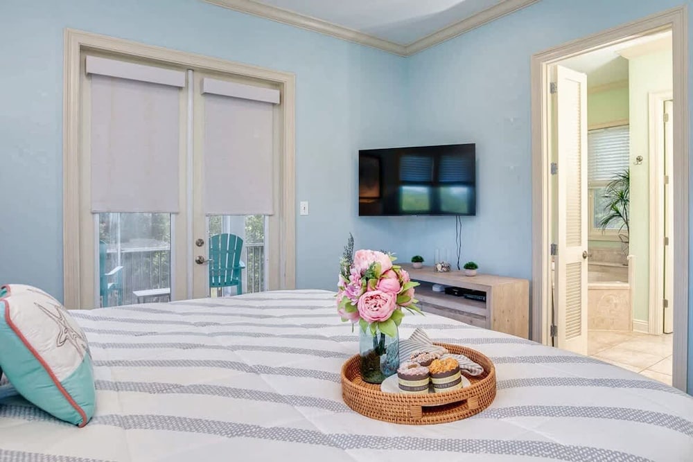 Beach Walk Retreat Heated Pool Golf Views Main Guest House Sleeps 15