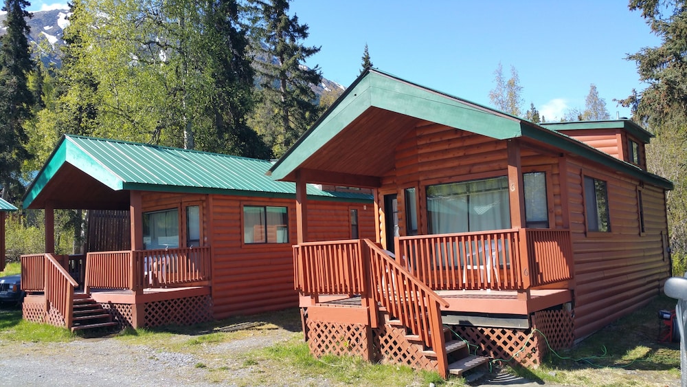 Gwin's Lodge & Roadhouse Est. 1952