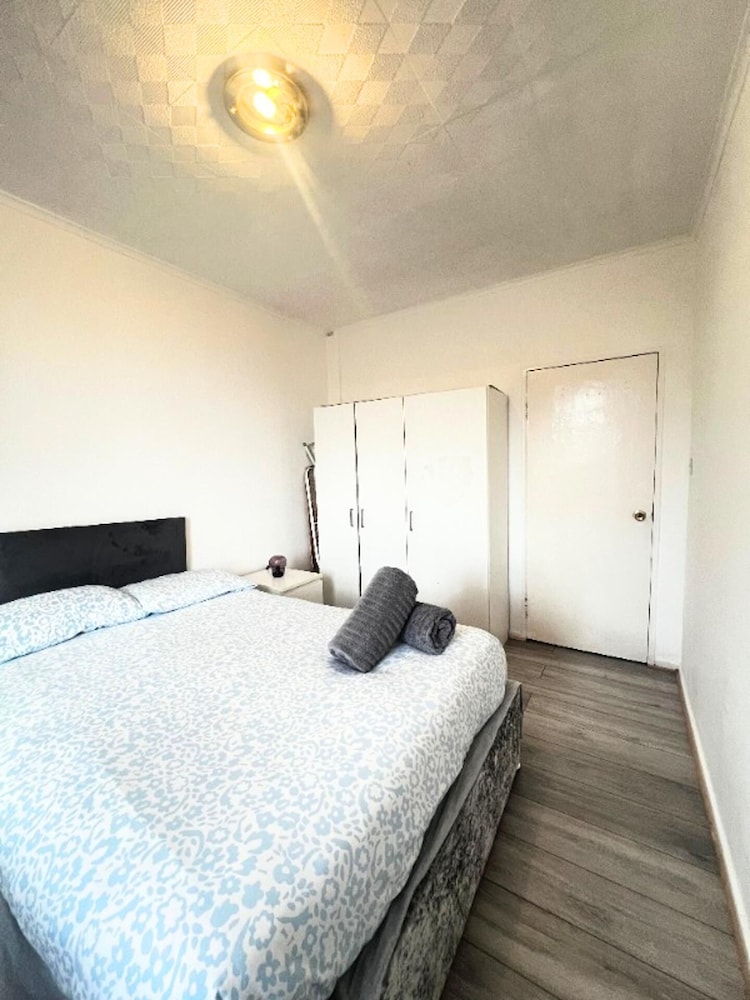 Central London Modern Apartment With 3 Bedrooms