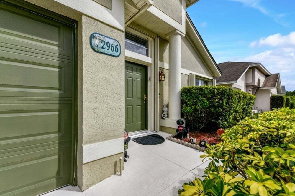 Cozy 3br Home W/ Private Pool Near Disney 3 Bedroom Villa