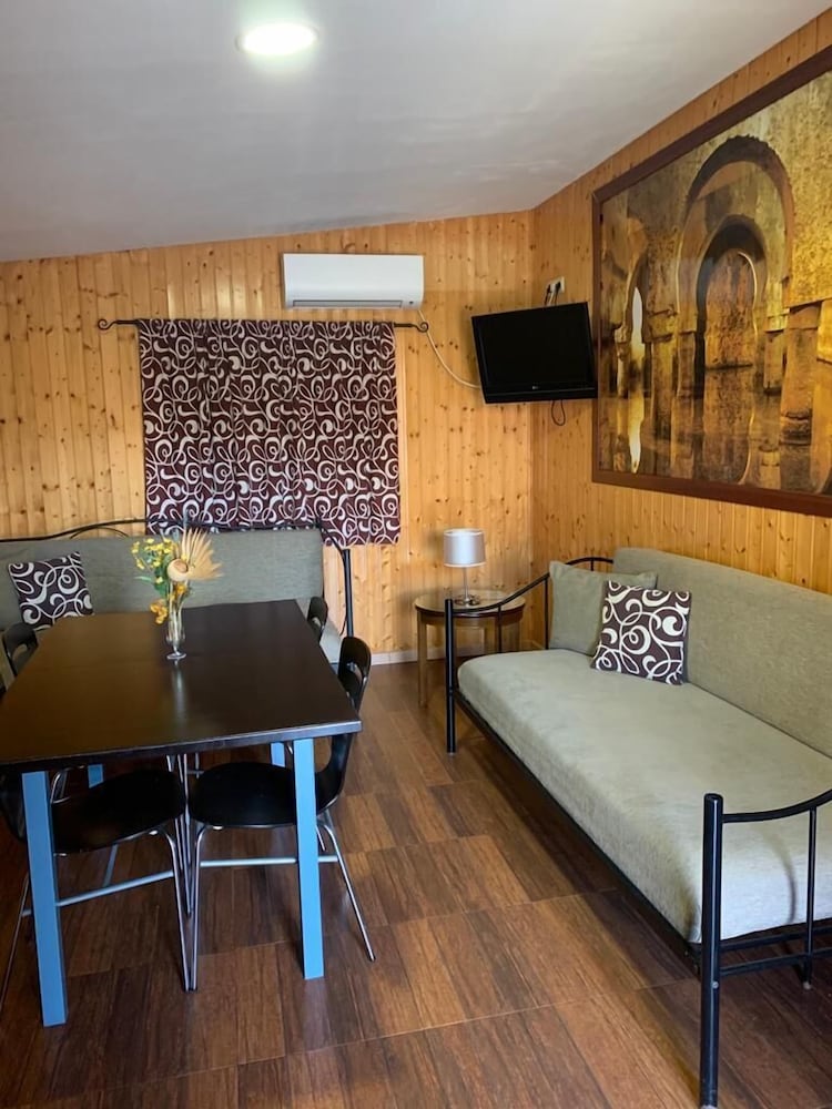 Hostal - Camping Ciudad de Cáceres