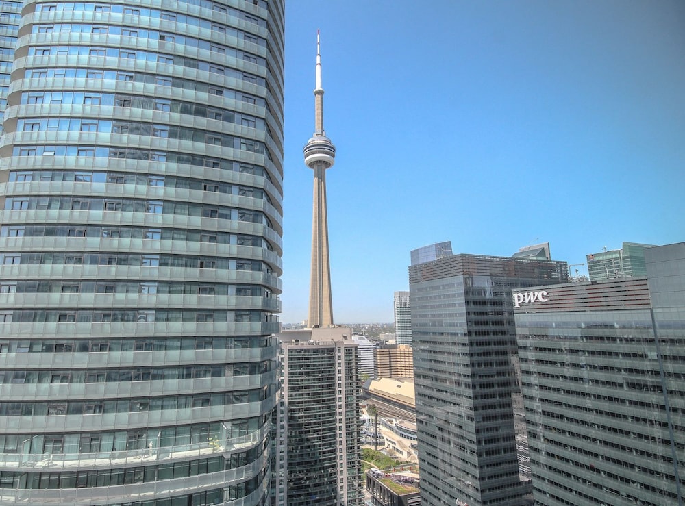 Sarkar Suites - Maple Leaf Square