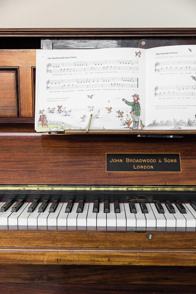 Poplar Grove by Onefinestay