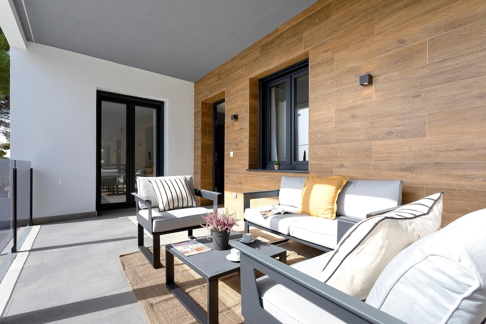 Apartment Adapted for Disabled With 2 Terraces Pool and Parking Arruzafa IV