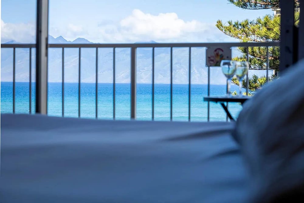 Cozy Studio With Ocean Views AC in Kahana
