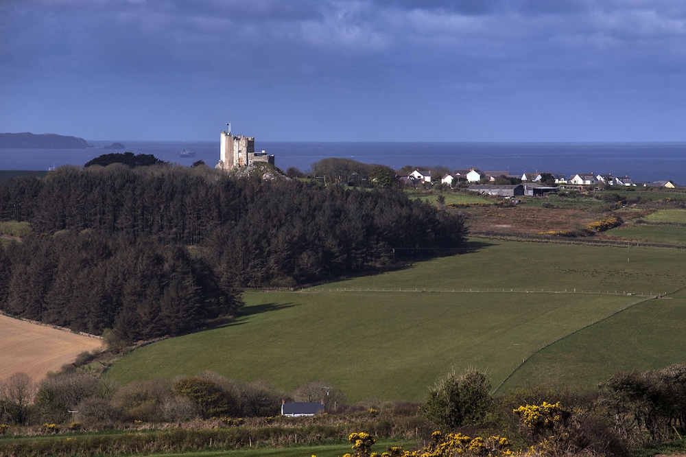 Roch Castle Hotel