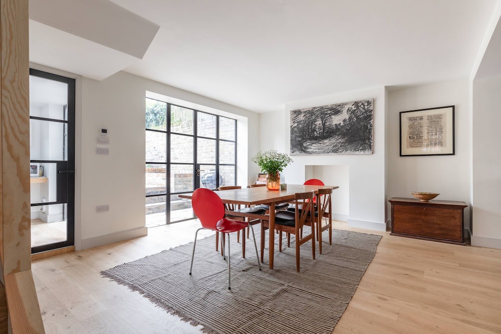 Rochester Road II by Onefinestay