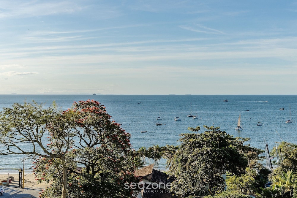 Studios With Side Sea View at Penha Spot PSO - L