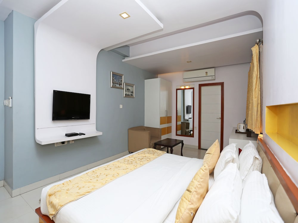 OYO 6315 Golden Leaf Resort
