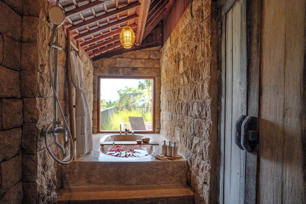 Hoshi Jungle Resort by Dhananjaya Hospitality
