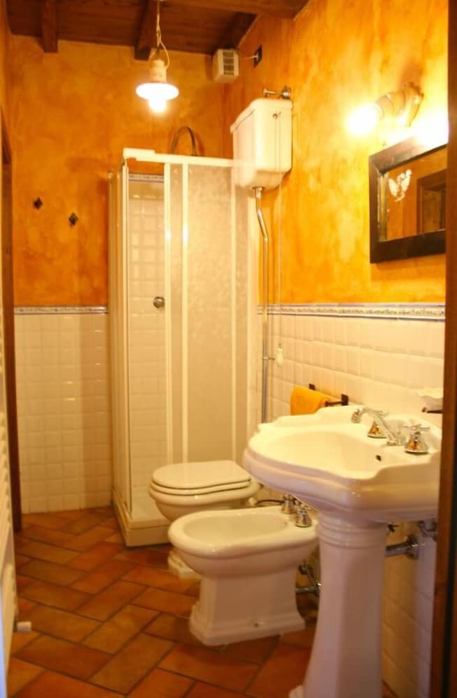 Wonderful private villa for 16 people with WIFI, private pool, TV and parking