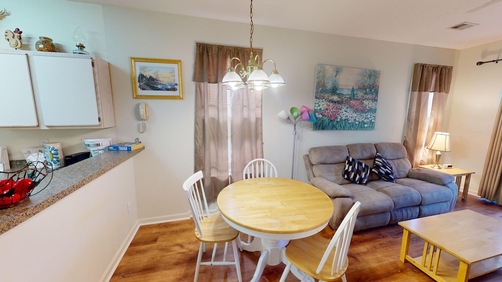 River Oaks 58b 2 Bedroom Condo