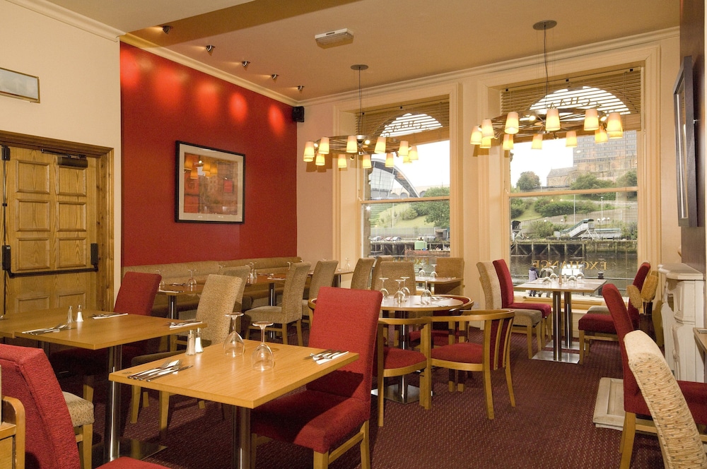 Premier Inn Newcastle City Centre - Quayside — photo 7