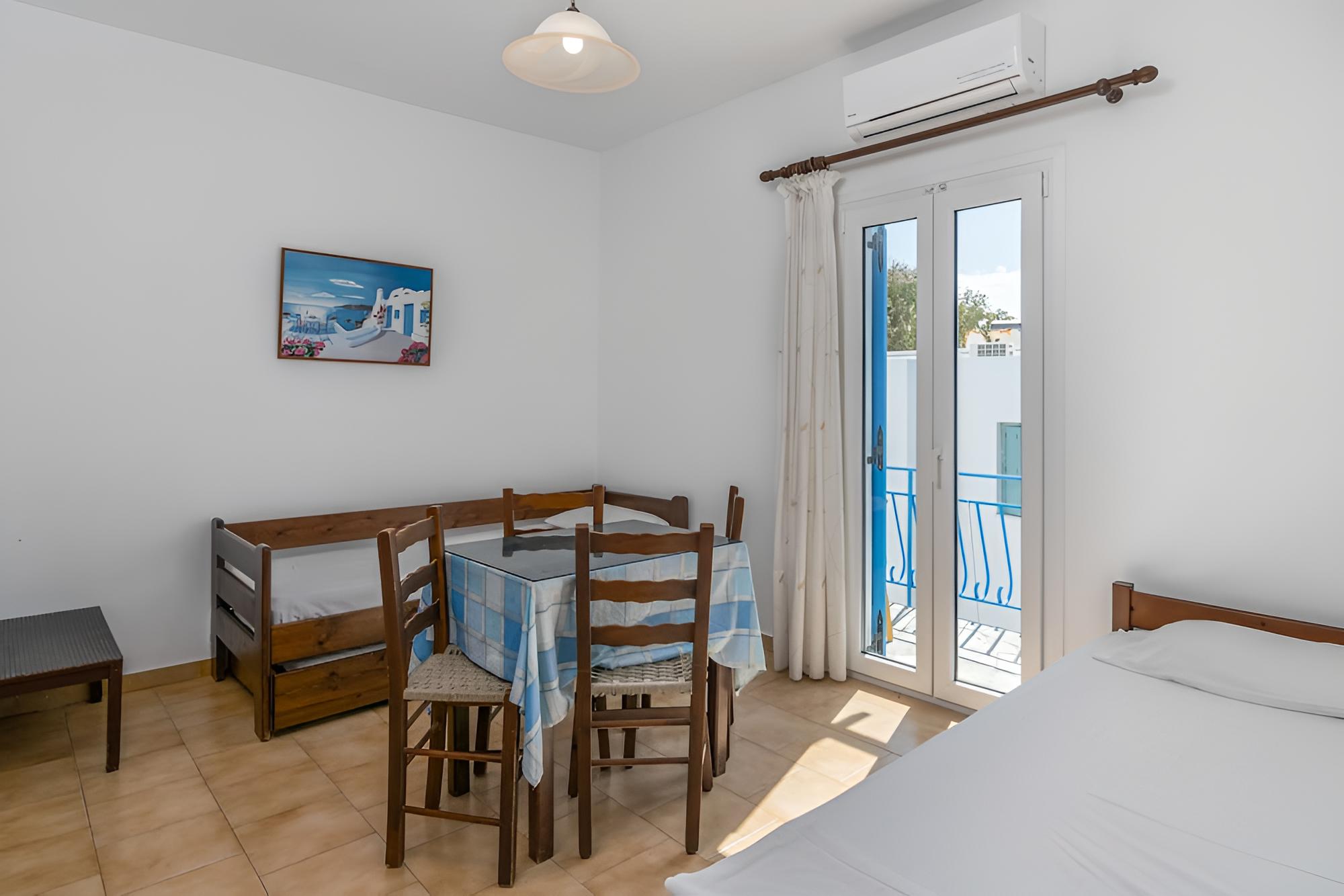 Tilemachos Rooms & Studios