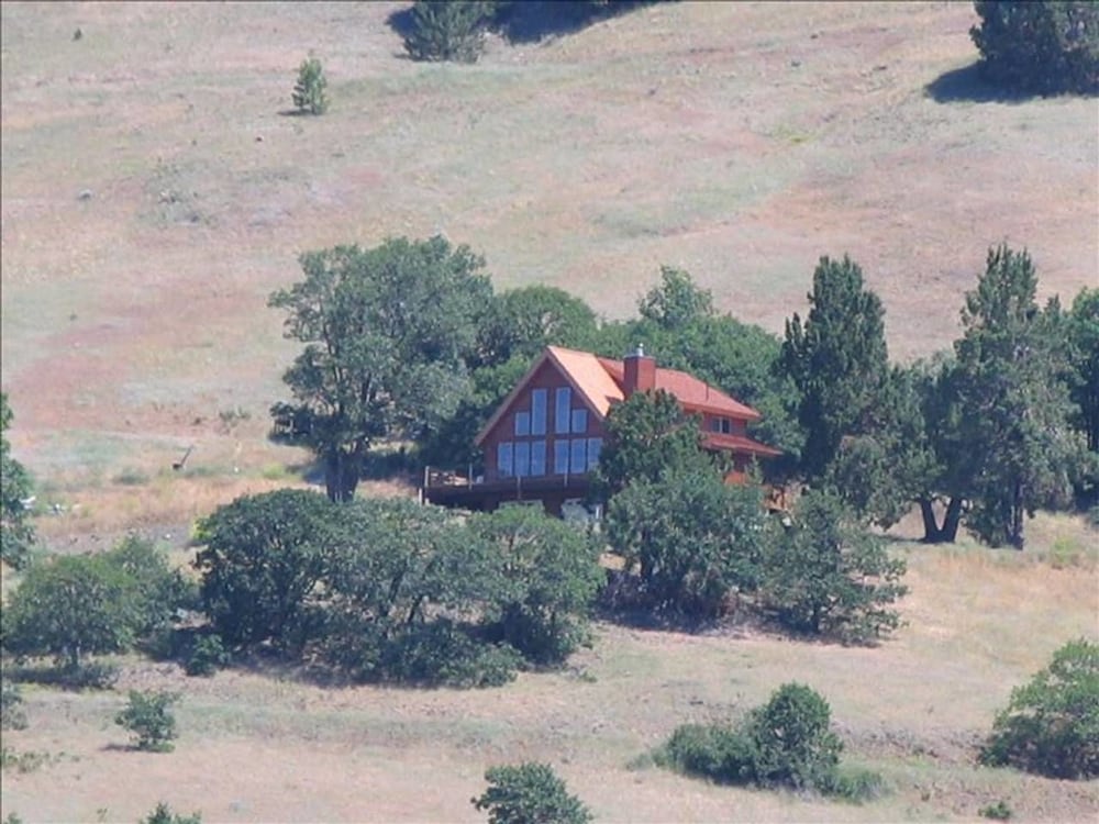 Ashland Vacations - Sunset Chalet - 2600 Sq.ft. Multi-seasonal Retreat - Property Image 10