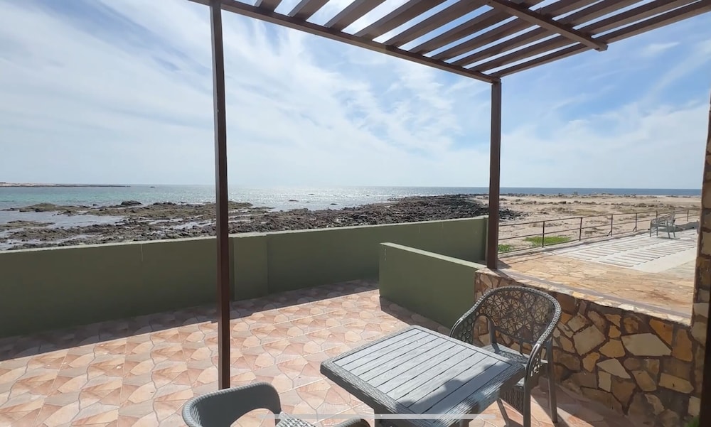Roushan Resort