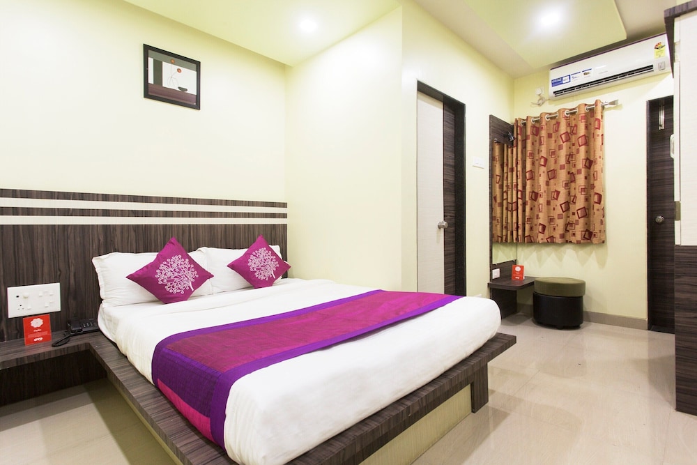 OYO Flagship 10078 Hotel Shriniwas Executive