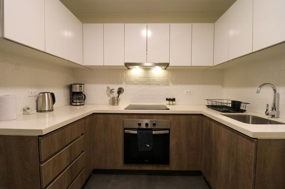 w Breathtaking 2BR With Balcony in Miraflores