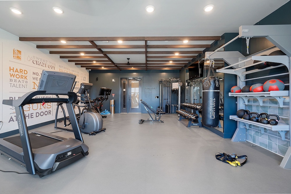 Heal Fly Comfy Dallas 1BR Pool Gym Utsw